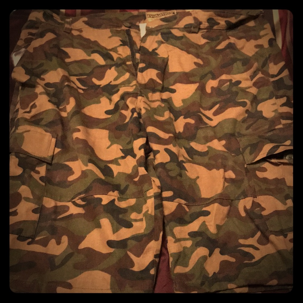 COPY - Camo shorts